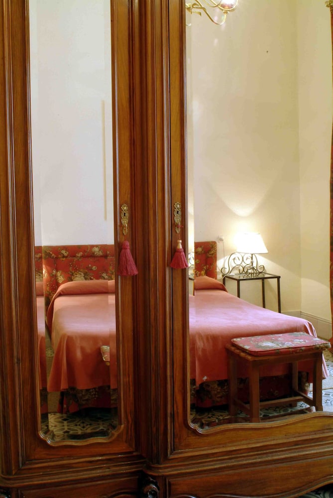 Hotel Simon 33/66