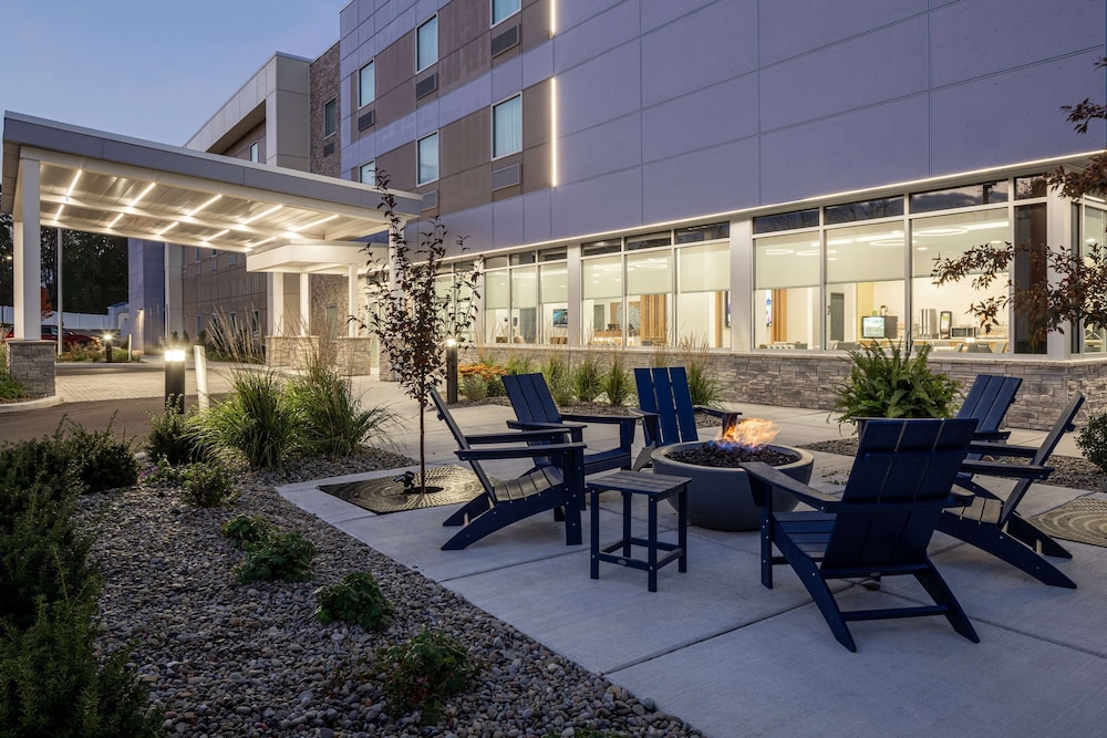 Microtel Inn and Suites by Wyndham Macedon 21/25