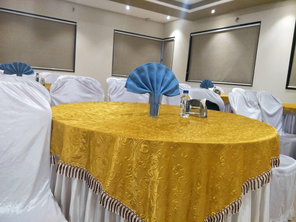 Kyriad Hotel Solapur by OTHPL 16/36