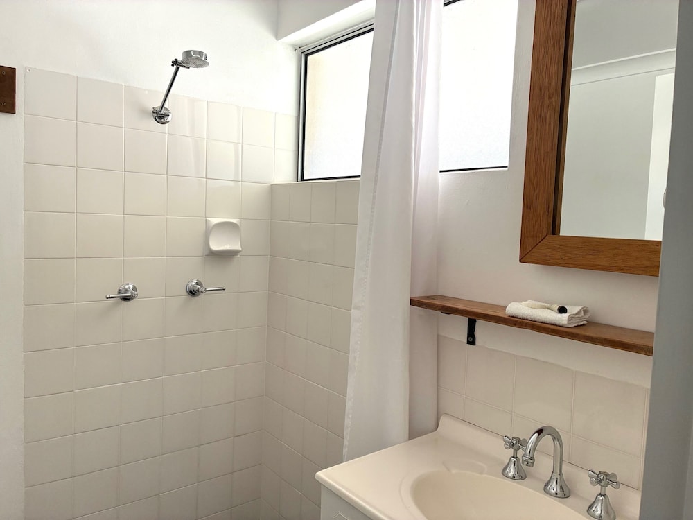 Pleasant Way Motel 63/67
