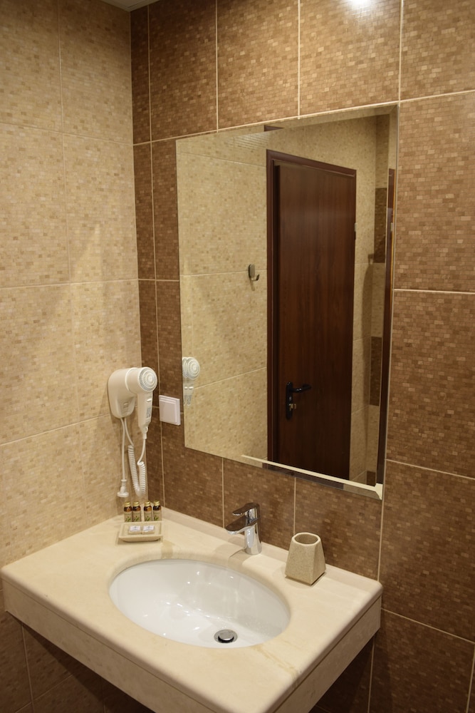 Cristiani Hotel 30/33