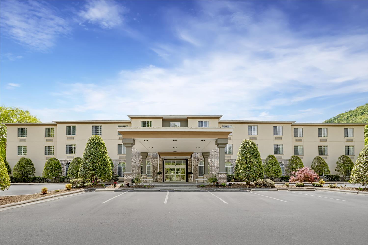 Best Western Plus River Escape Inn & Suites 14/25