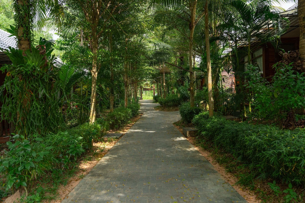 Phu Quoc Bambusa Resort 40/50