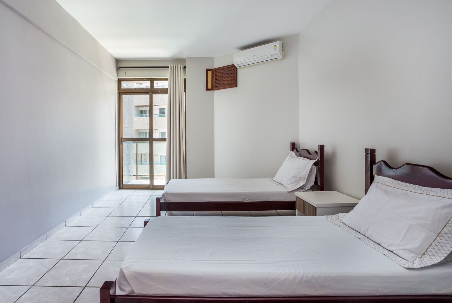 2 BEDROOMS, APARTMENT, QUEEN AND TWIN BEDS, POOL VIEW, SOFA