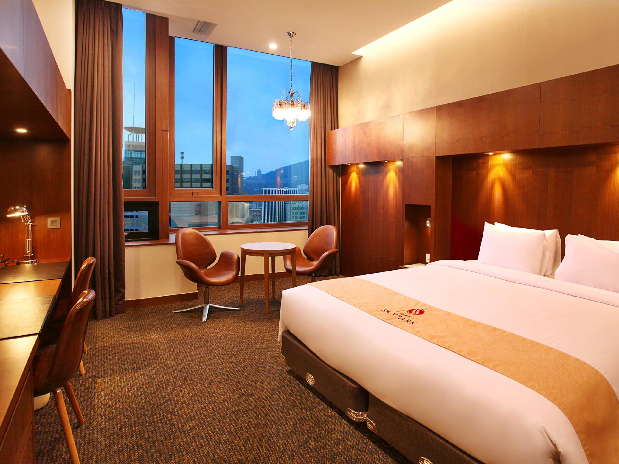 GRAND, DOUBLE BED