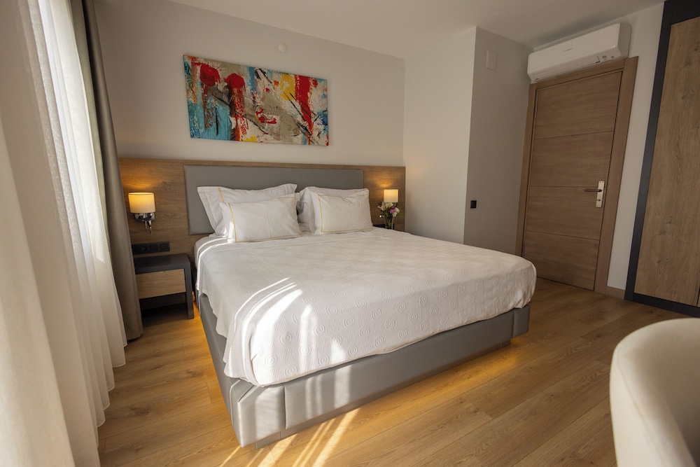 Yalinn Hotel 11/50