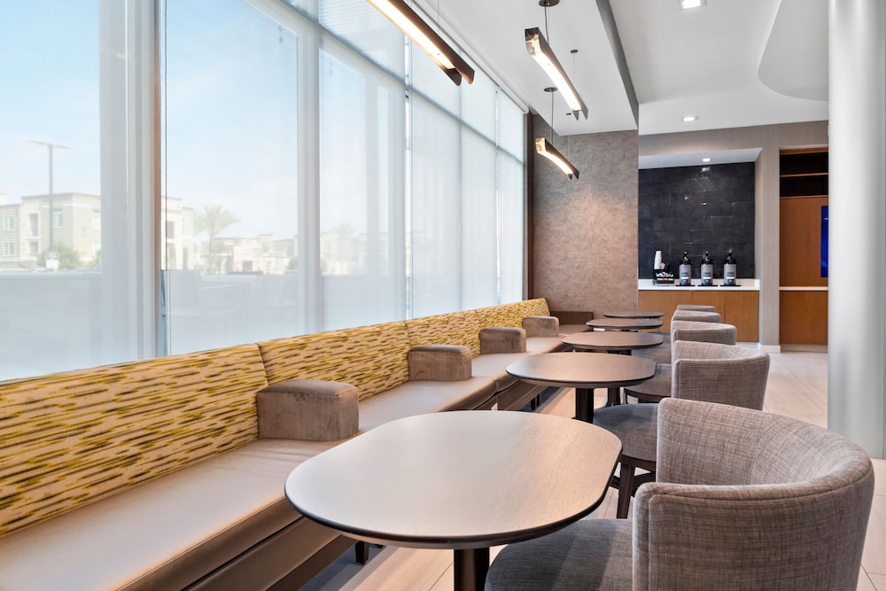 SpringHill Suites by Marriott Riverside Redlands 18/36