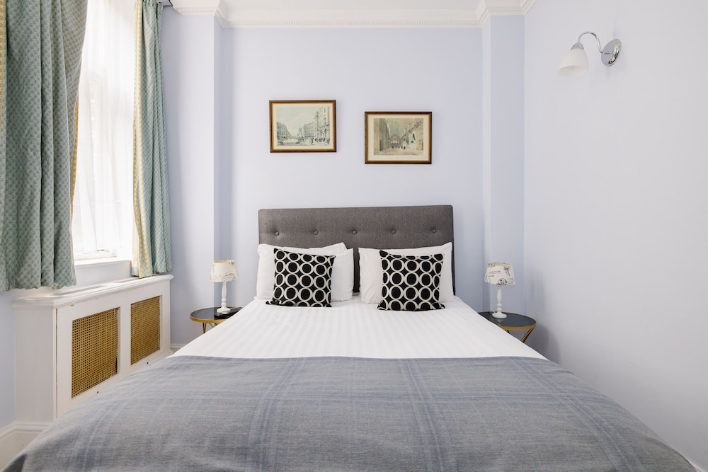 Abbey Court Hotel Notting Hill 37/50