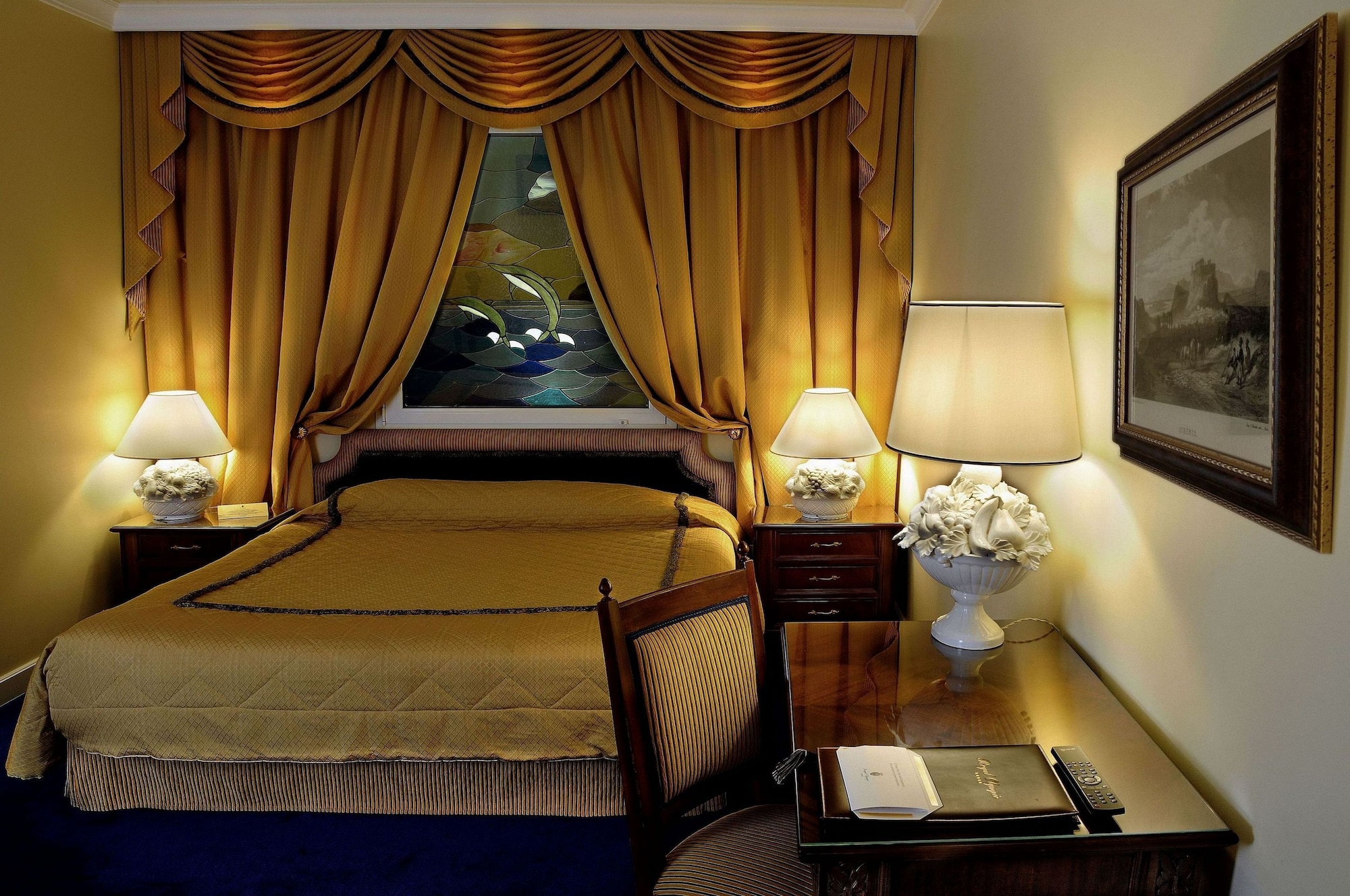 Room, Double Bed, No Window
