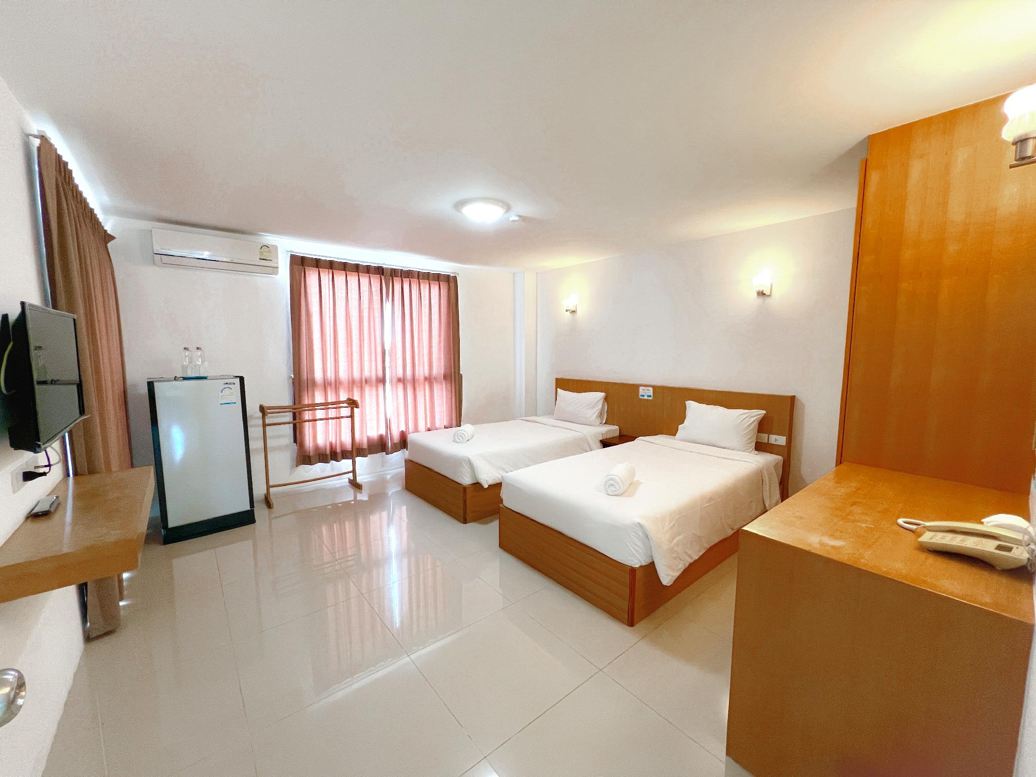 Deluxe, Twin Beds, Balcony