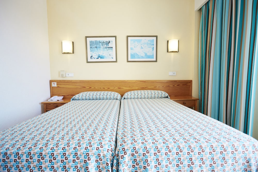 Standard, Triple, Twin Beds, Murphy Bed