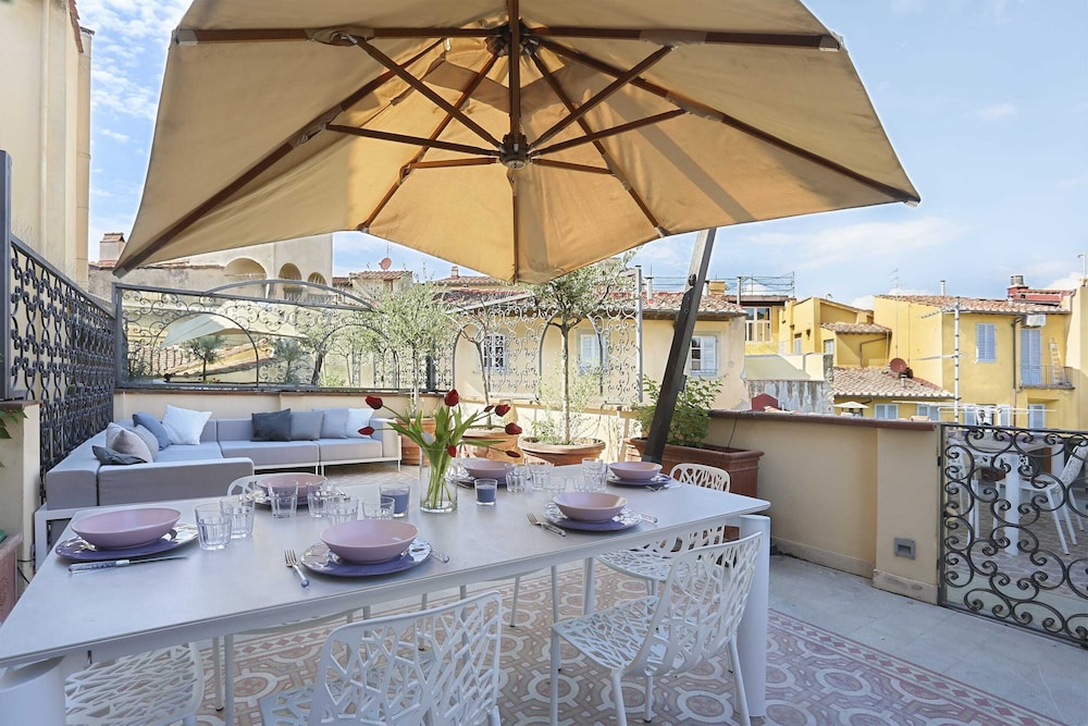 Luxury Apartment in Central Florence 9/50