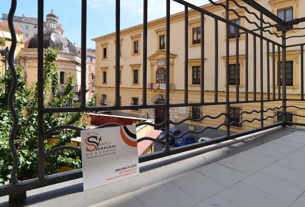 Santi E Saraceni 33/44