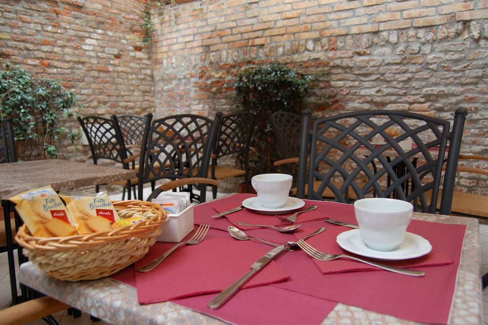 Hotel Ca Lucrezia 36/50