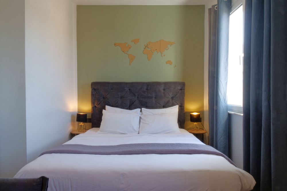 Superior, Suite, King Bed, Temple View, Sofa