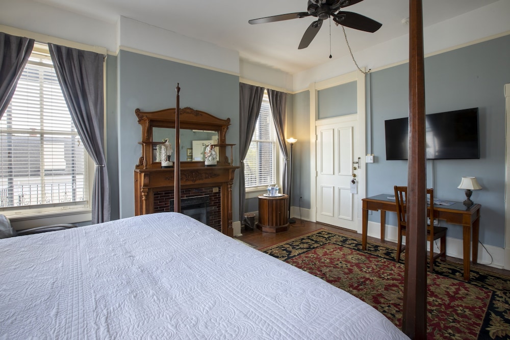 Foley House Inn 18/75