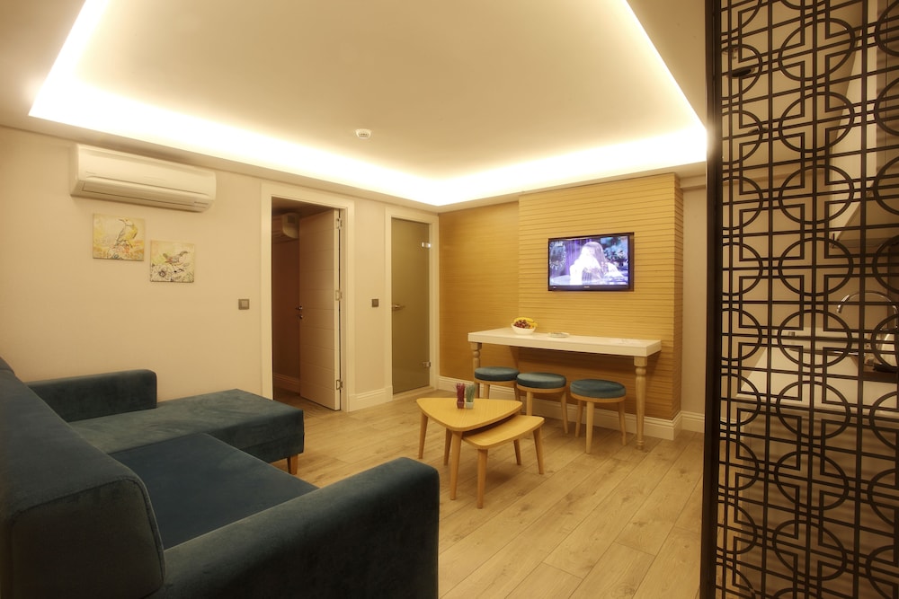 Carina Park Suites 20/32