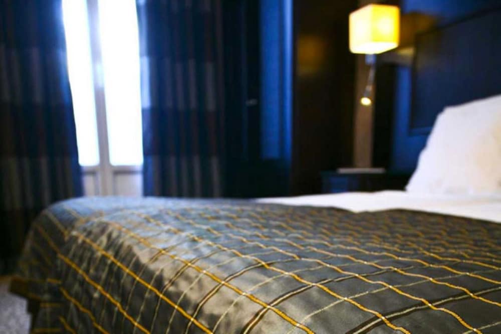 Room at Hotel Convention Montparnasse, PARIS