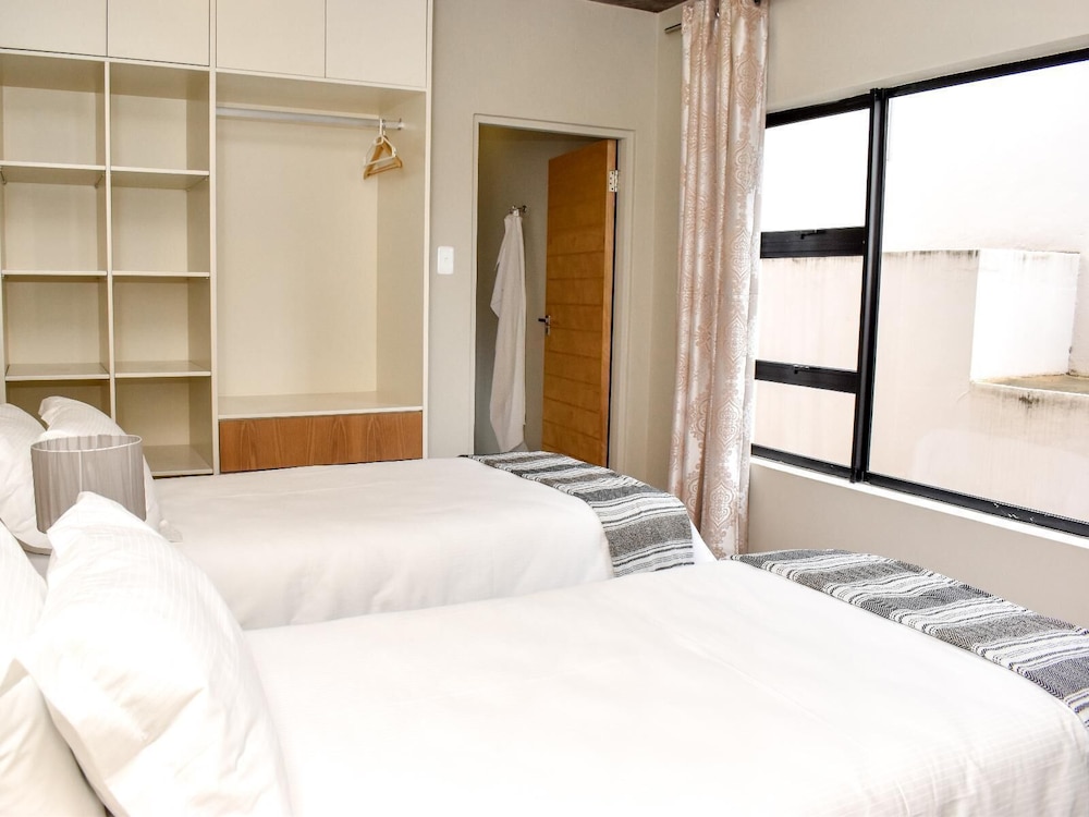 Amabwe Guest House 12/28