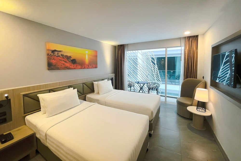 غرفة بريميوم سوبيريور بسريرين منفصلين، Clarian Hotel Beach Patong 7/10