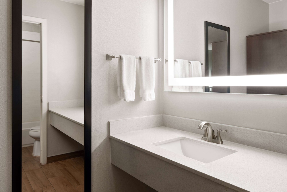 Wingate by Wyndham Cedar City 48/50