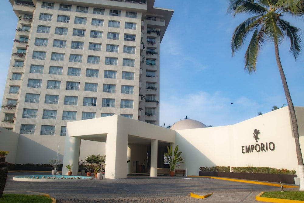 Emporio Ixtapa 40/50