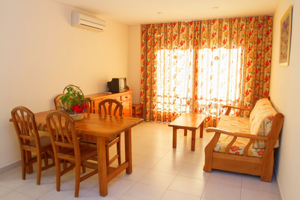 Rentalmar Azahar Apartments 9/38