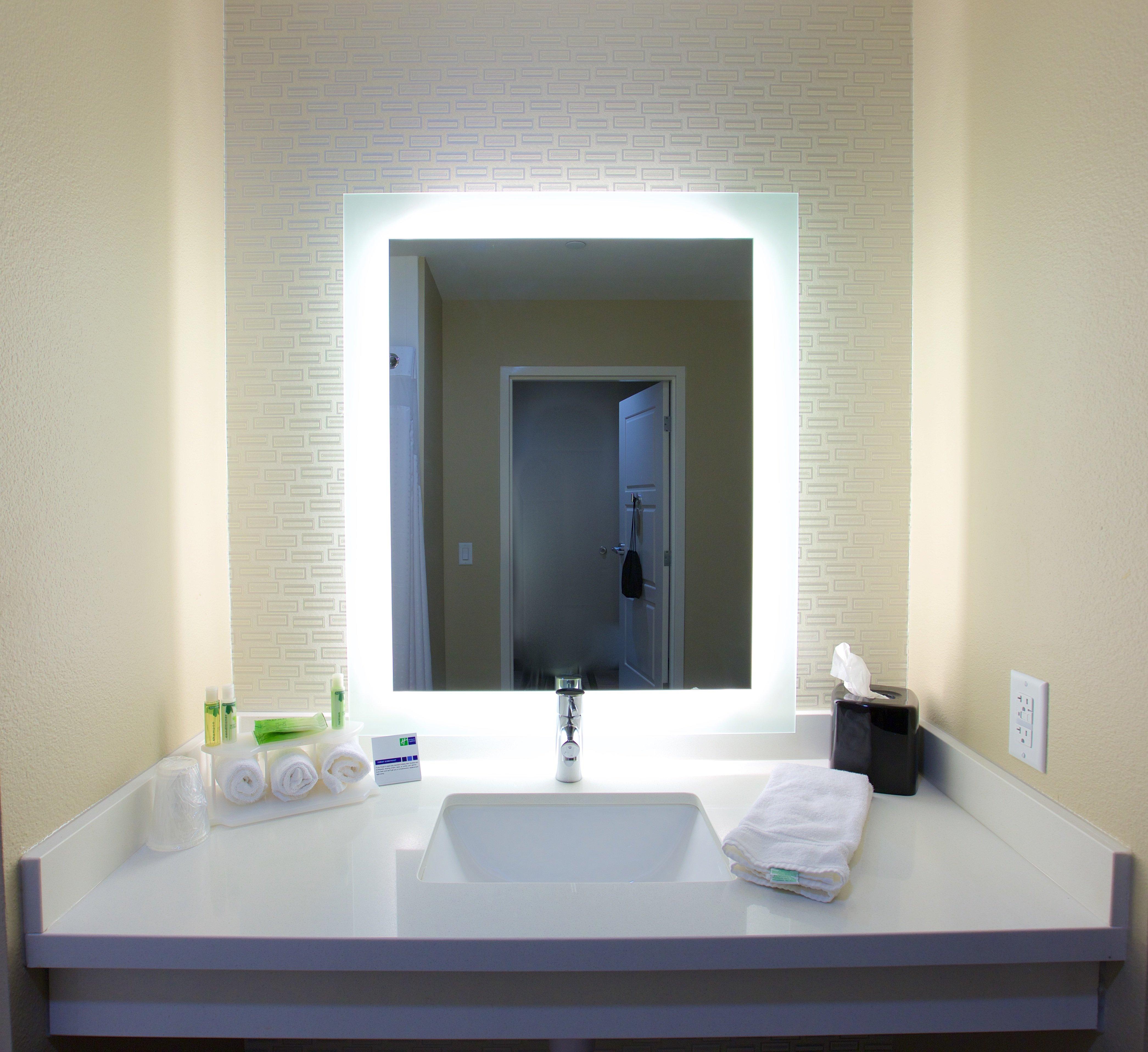 غرفة بسرير كينج، Holiday Inn Express Fargo SW - I-94 Medical Center 4/4