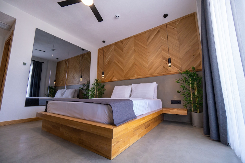Leone Cunda Edition Otel(+12) 7/38