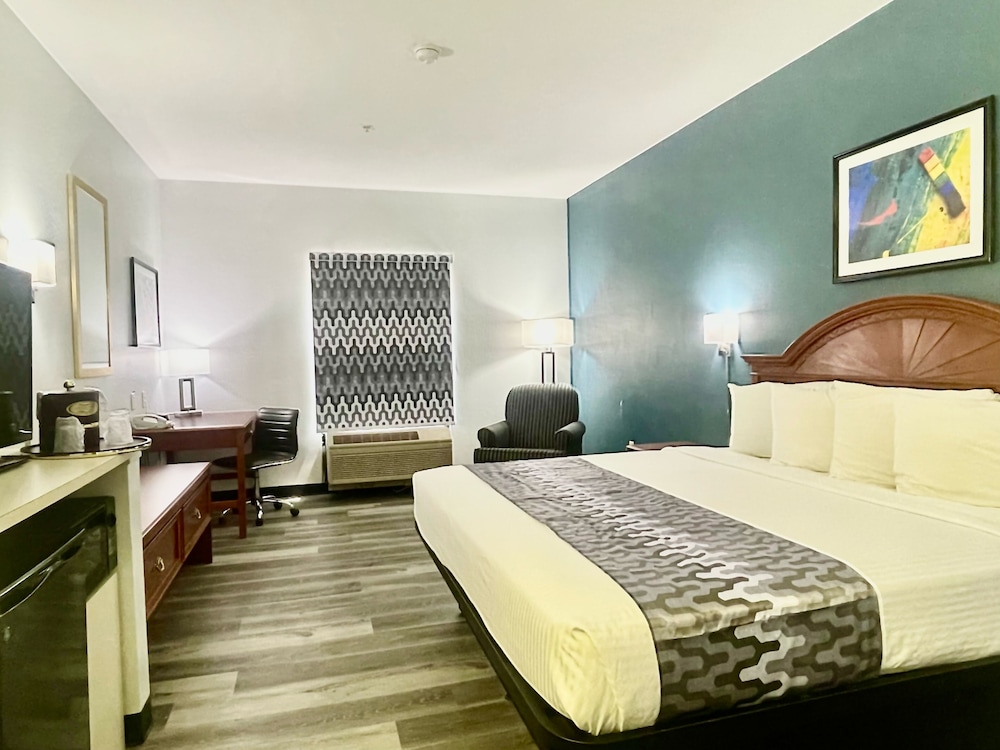 Grand Vista Hotel and Suites 23/61