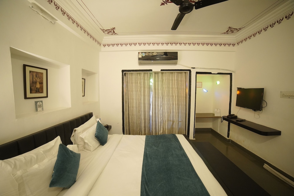 Banjara Hostels 6/50