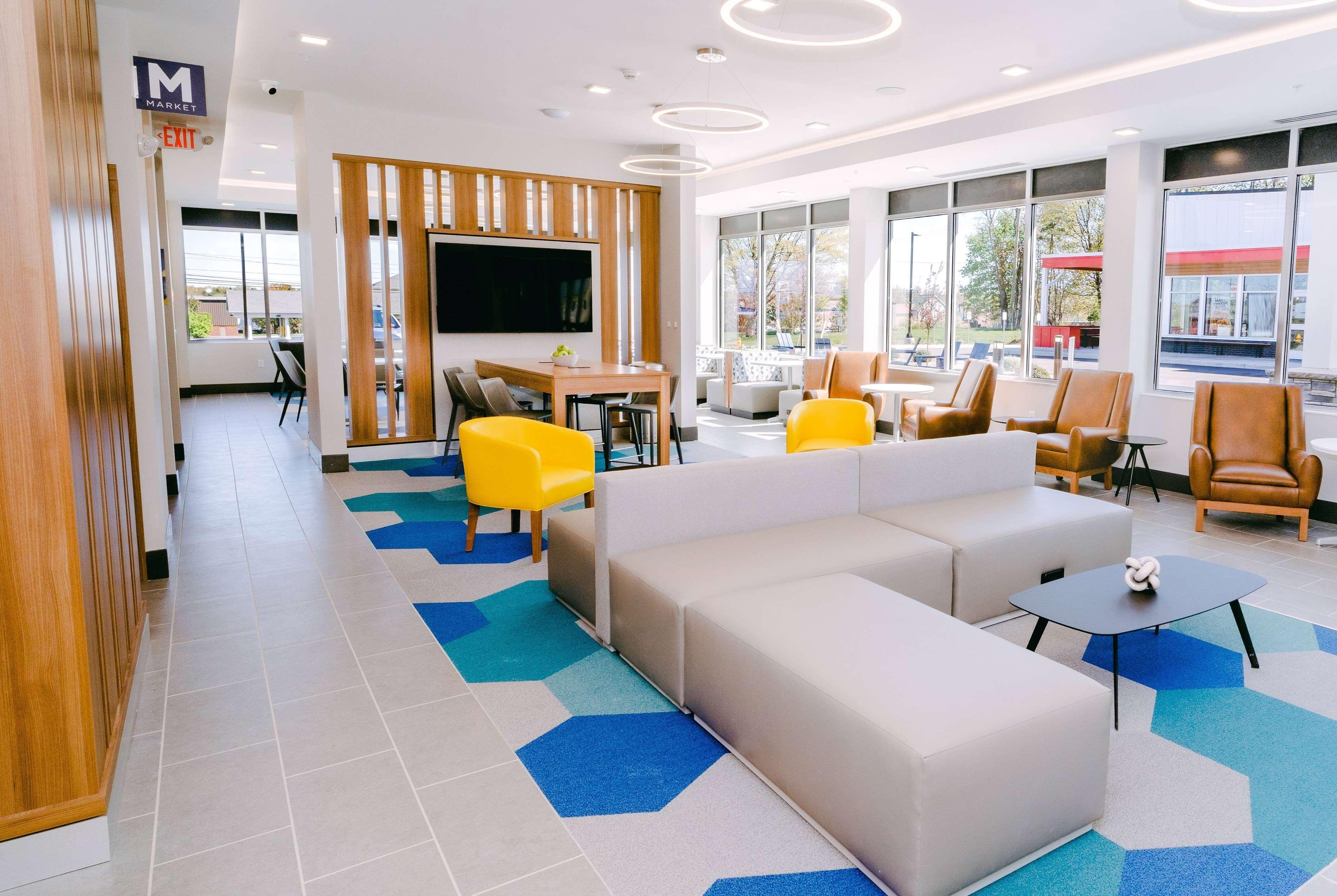 Microtel Inn & Suites by Wyndham Newark NY 21/27