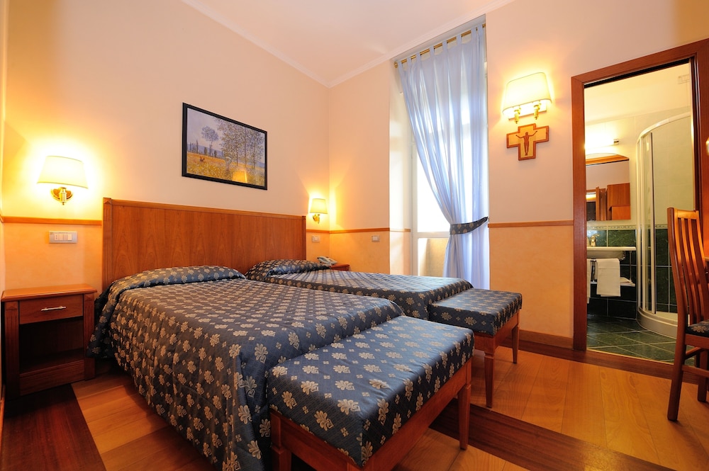 COMFORT, TRIPLE, MULTIPLE BEDS