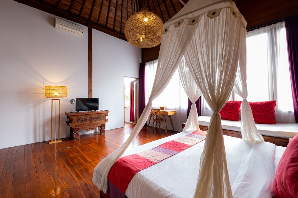 JUNIOR SUITE, POOL VIEW