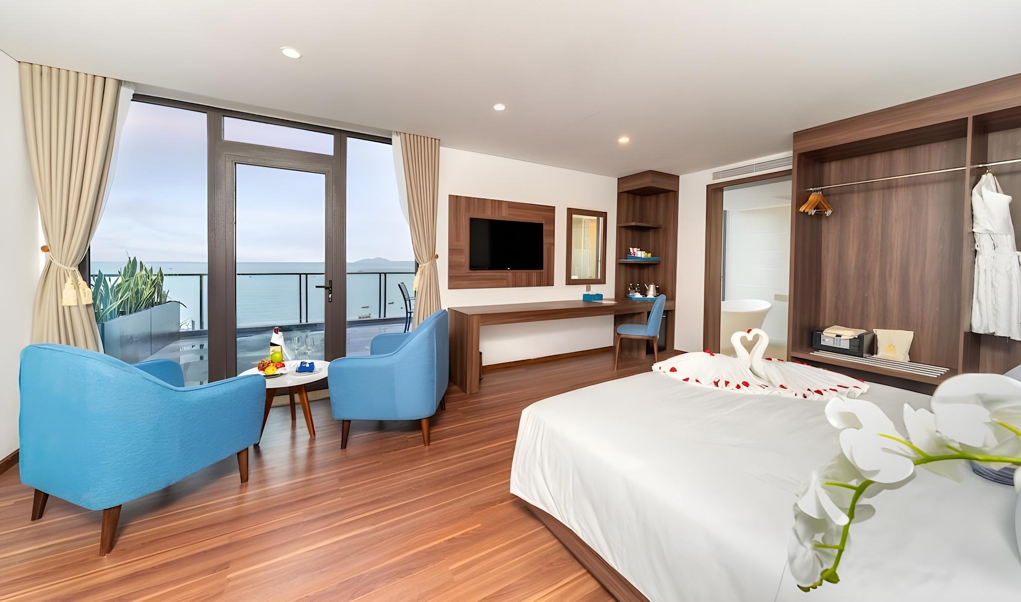 Honeymoon, Suite, King Bed, Sea View