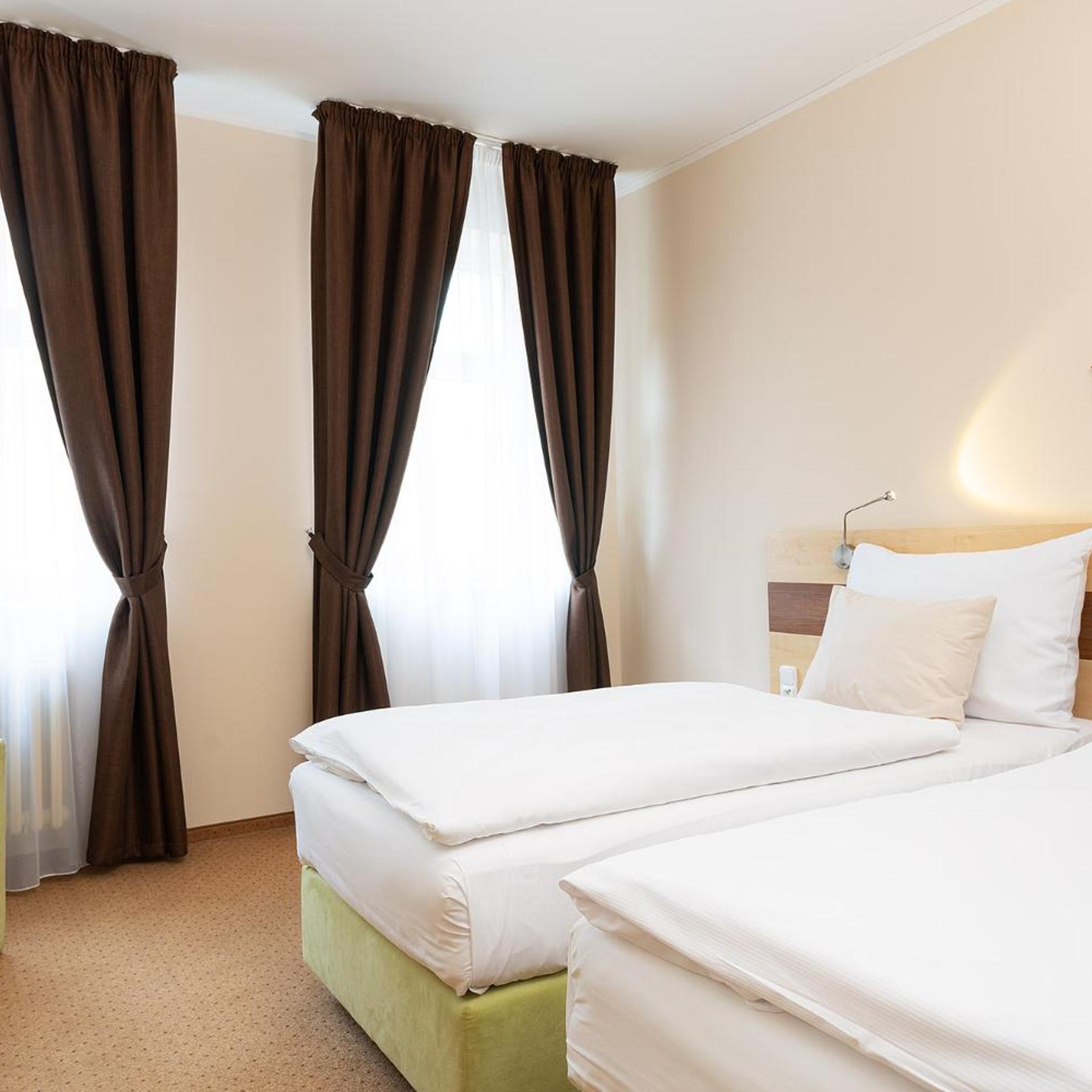 Hotel Ceska Koruna 35/76
