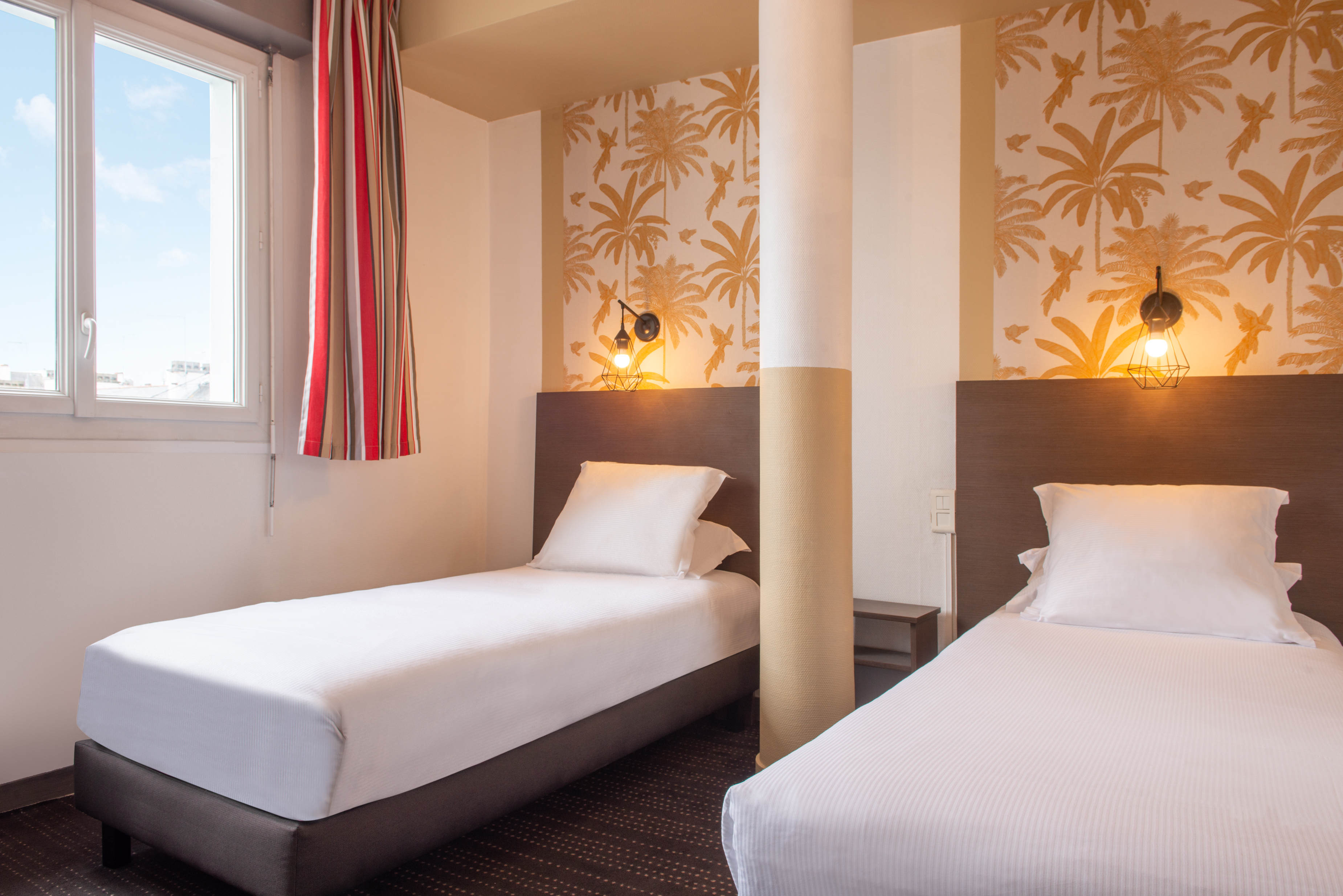 Standard, Twin Beds