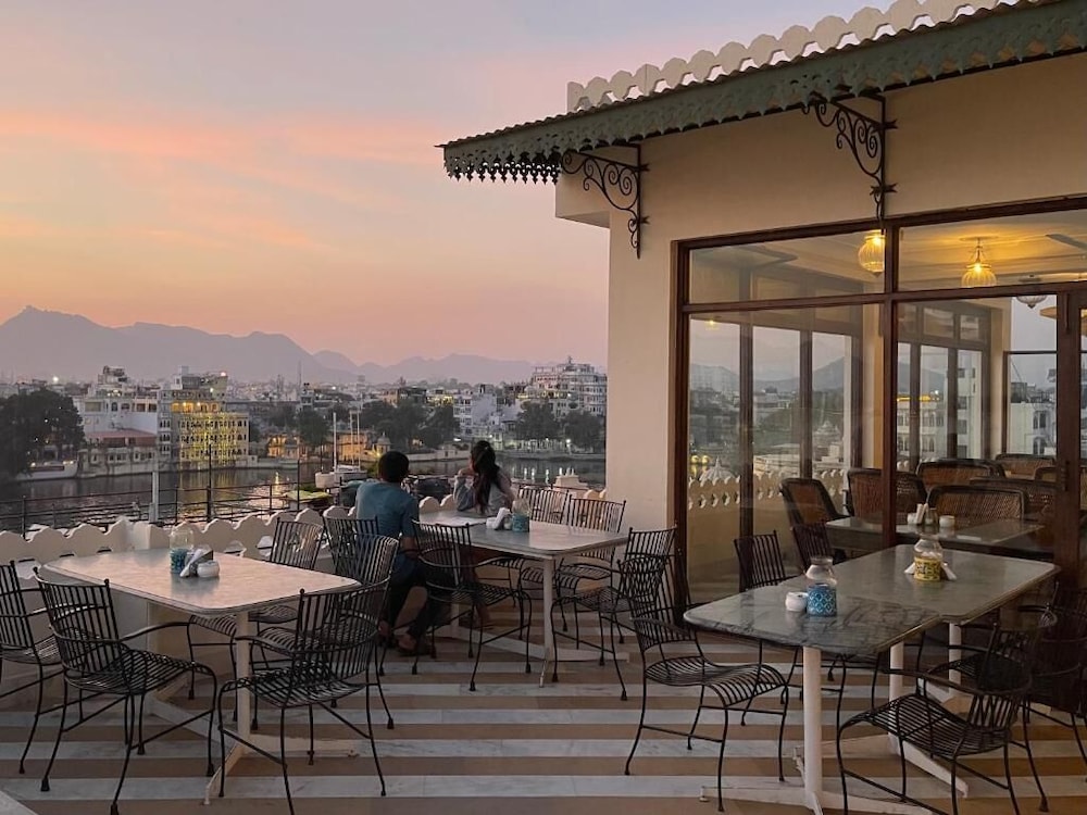JAIWANA HAVELI 24/40