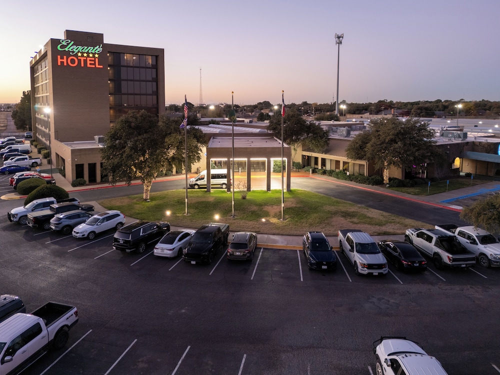 MCM Elegante Hotel and Conference Center 42/52