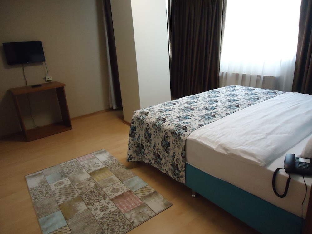 Golden Lounge Hotel 12/42