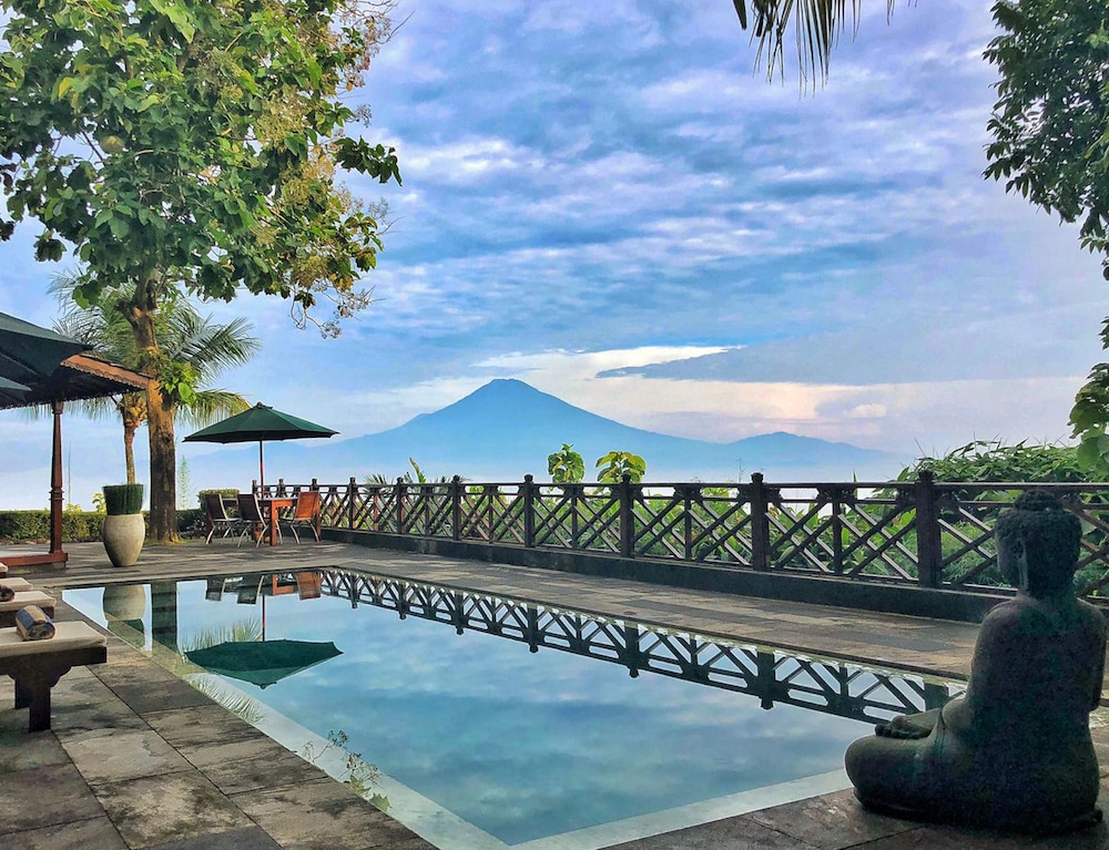 Villa Borobudur Resort 18/83