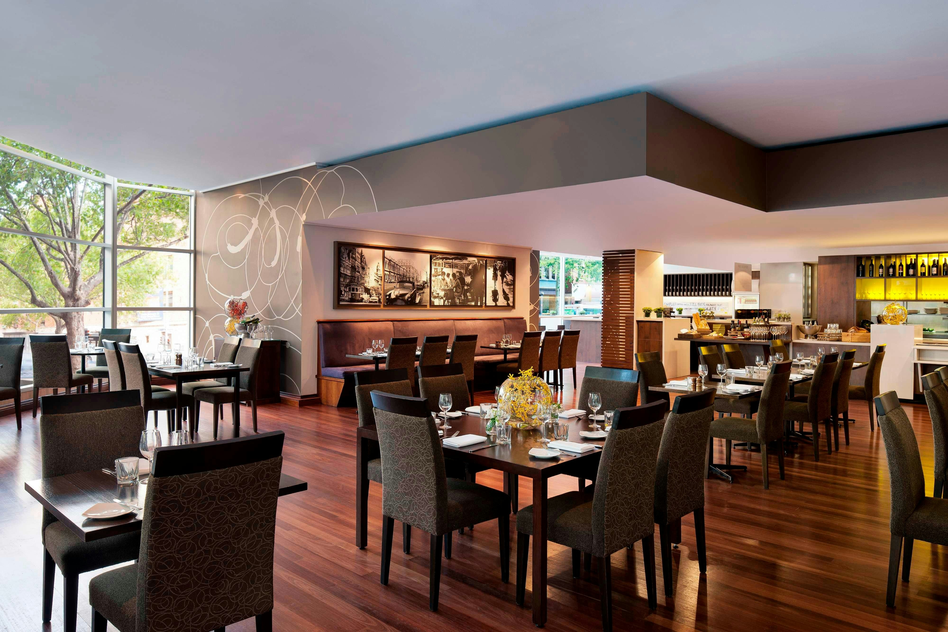 Melbourne Marriott Hotel 6/21