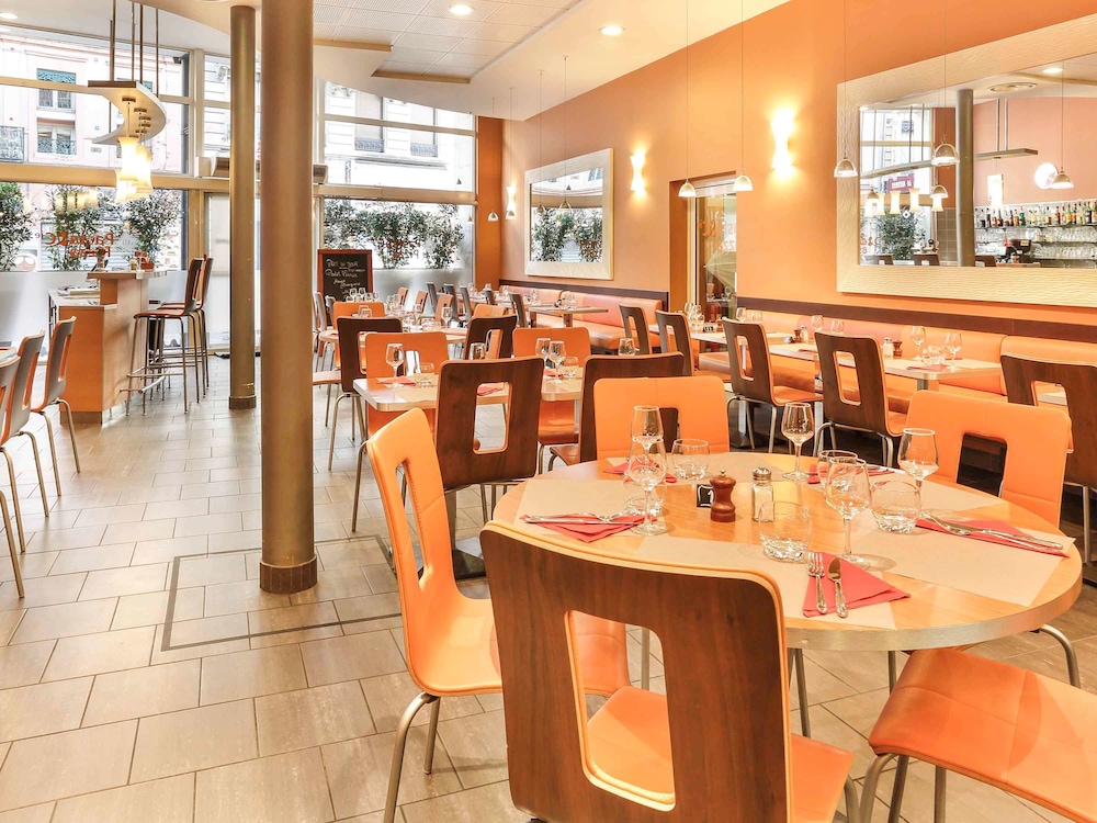 restaurant cafeteria