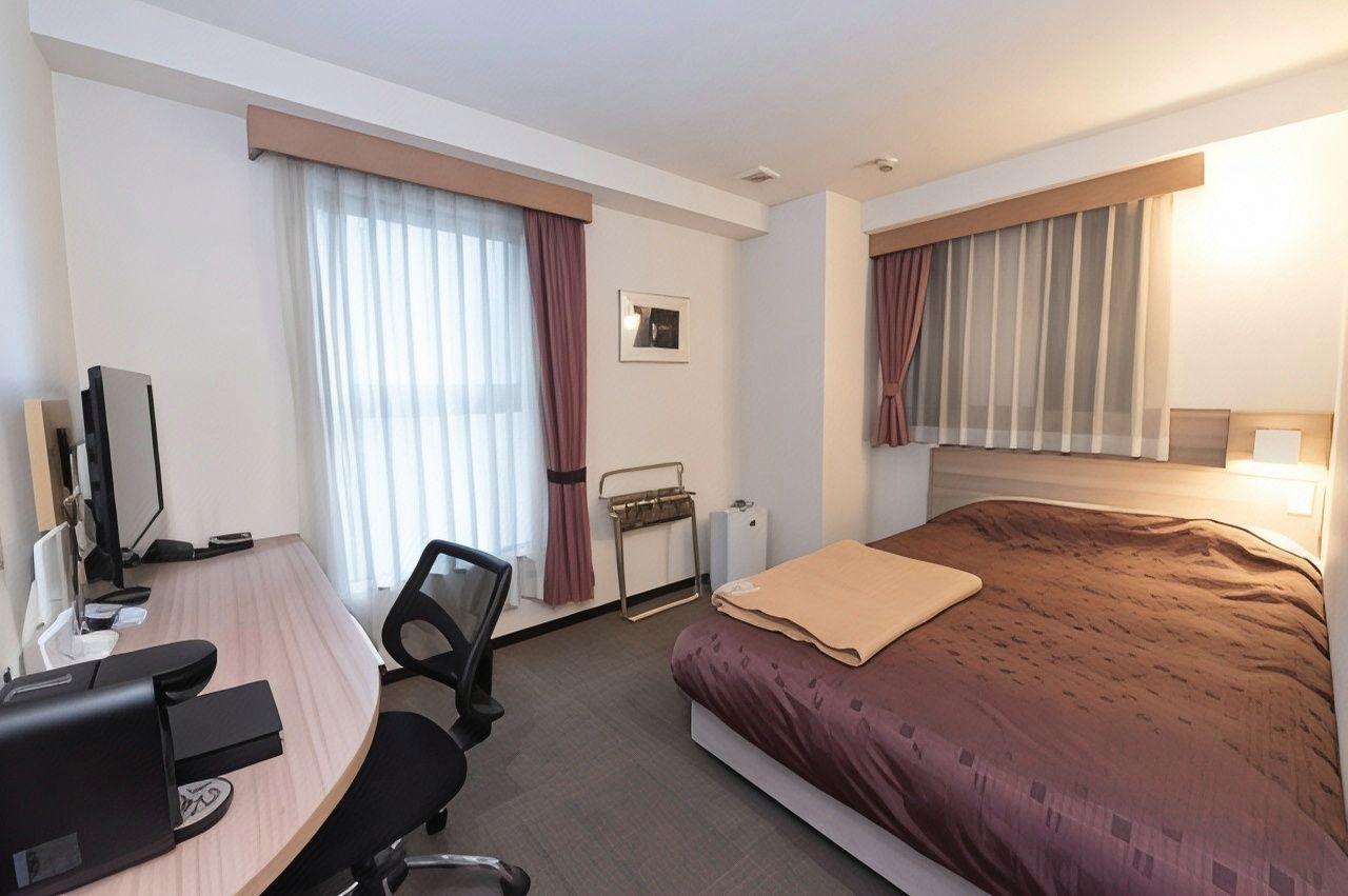 Room, Smoking Type Not Guaranteed