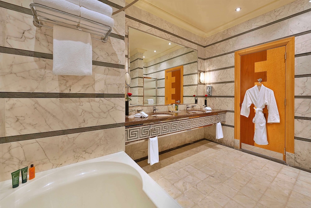 Jeddah Hilton 10/59