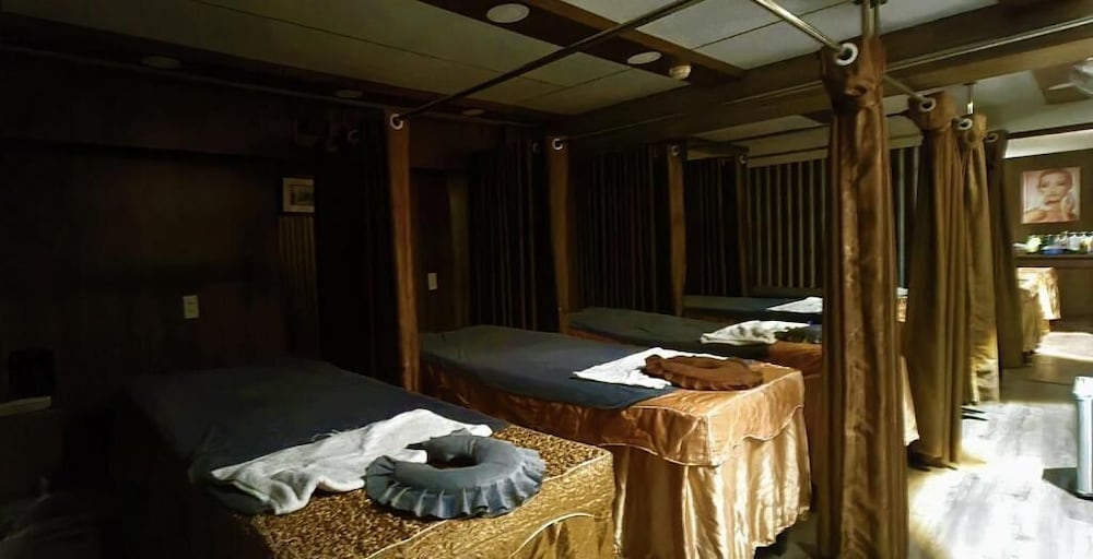 City View Hotel (ex.Hoang Lien Hotel) 29/49