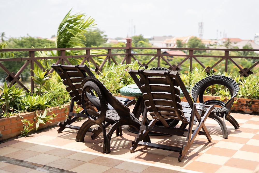 Siem Reap Riverside Hotel 42/67