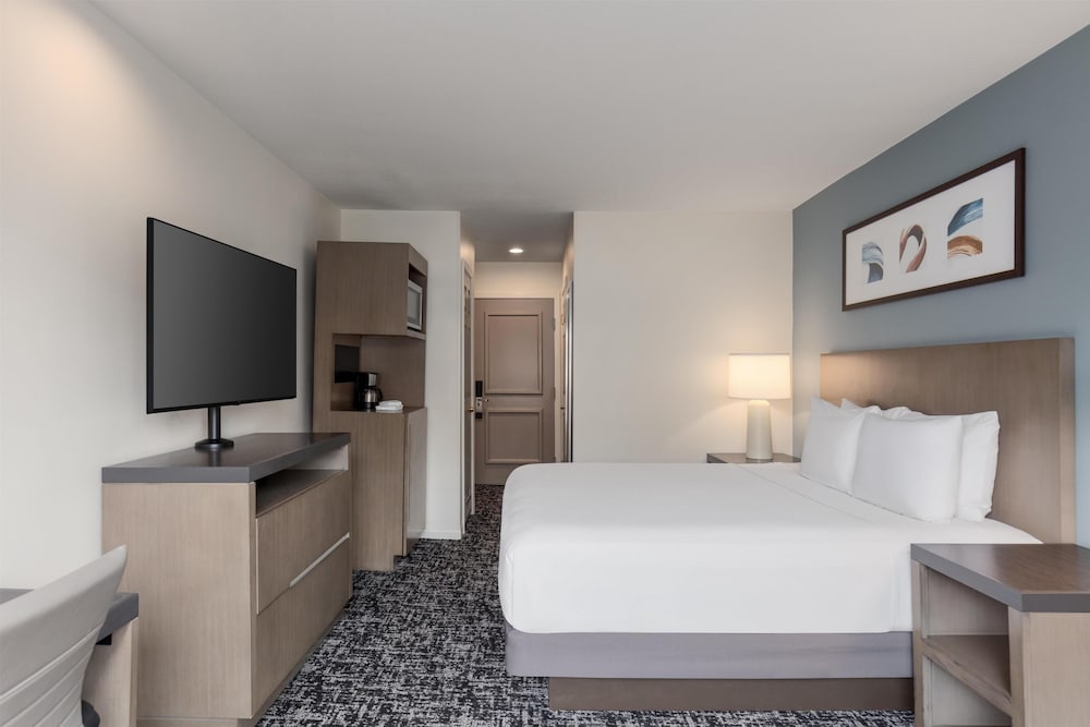 Hyatt House Cypress Anaheim 9/72