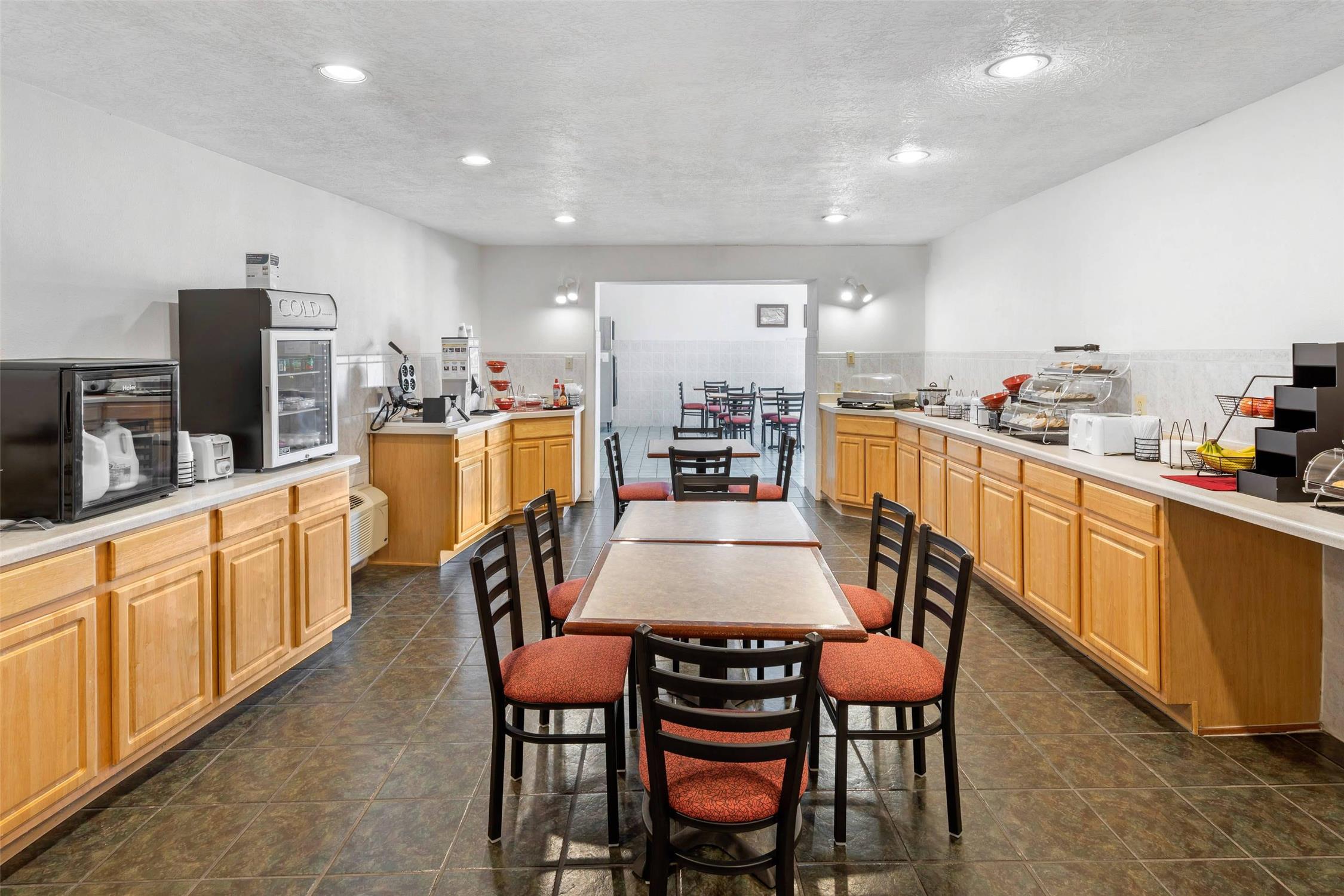 Econo Lodge Inn & Suites Socorro NM 7/12