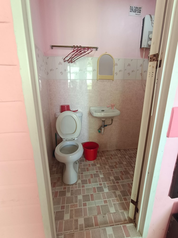 Hayward Travel Inn 55/55